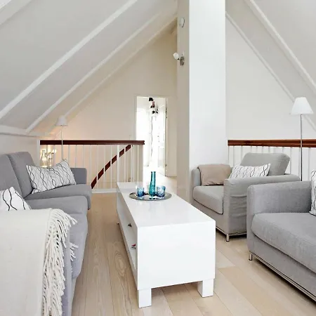 Apartment 6 Person Holiday In *