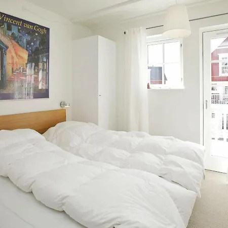 6 Person Holiday In Apartment