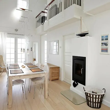 6 Person Holiday In Apartment *